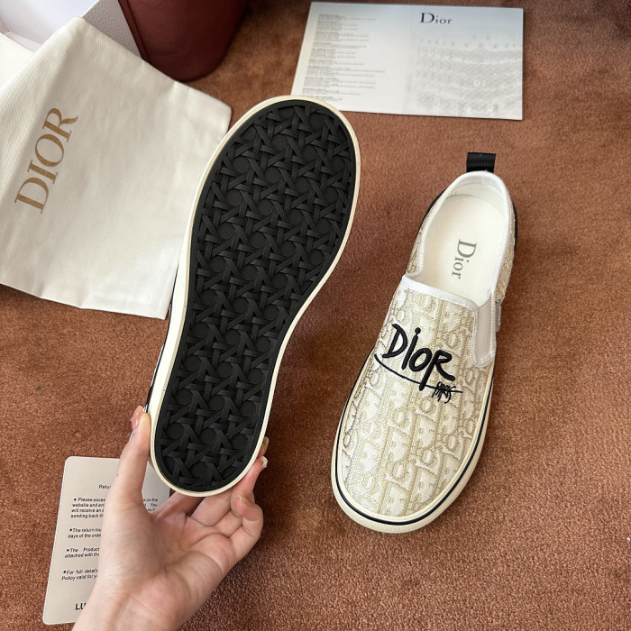 D10R SNEAKER