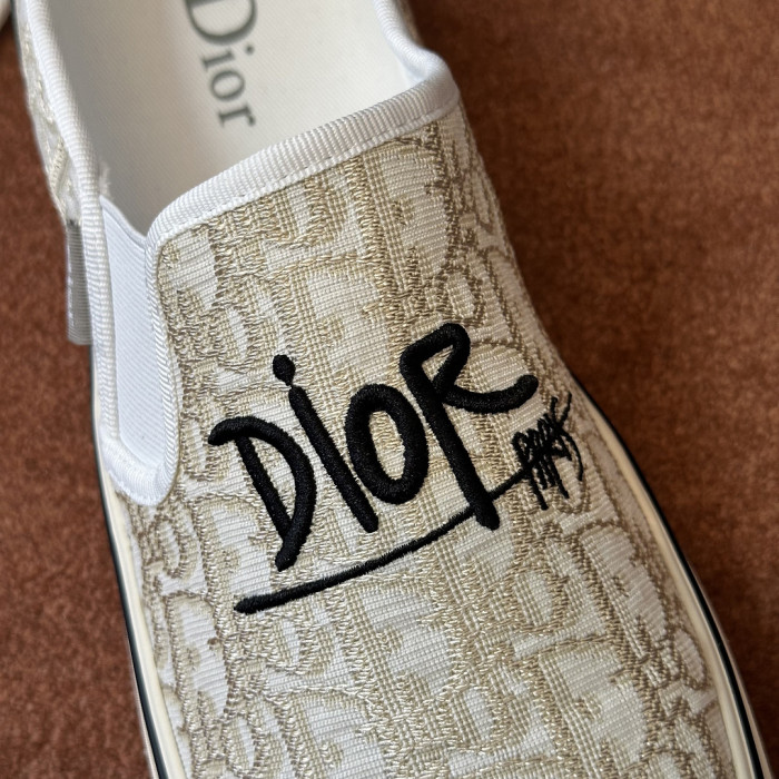 D10R SNEAKER