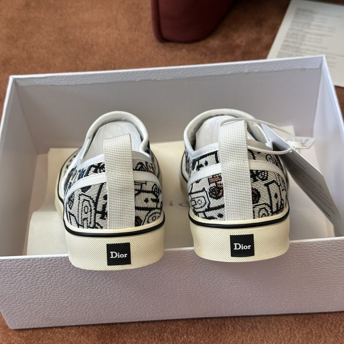 D10R SNEAKER