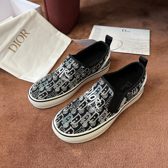 D10R SNEAKER