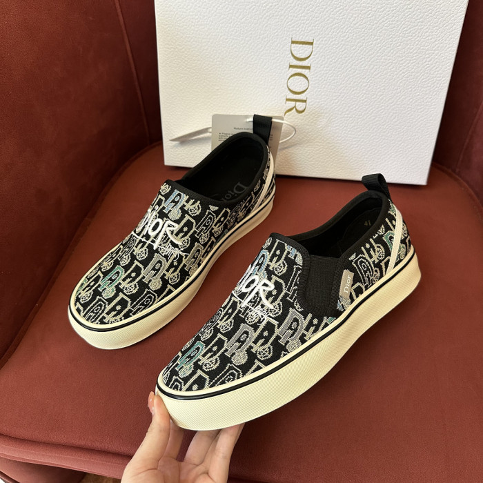 D10R SNEAKER