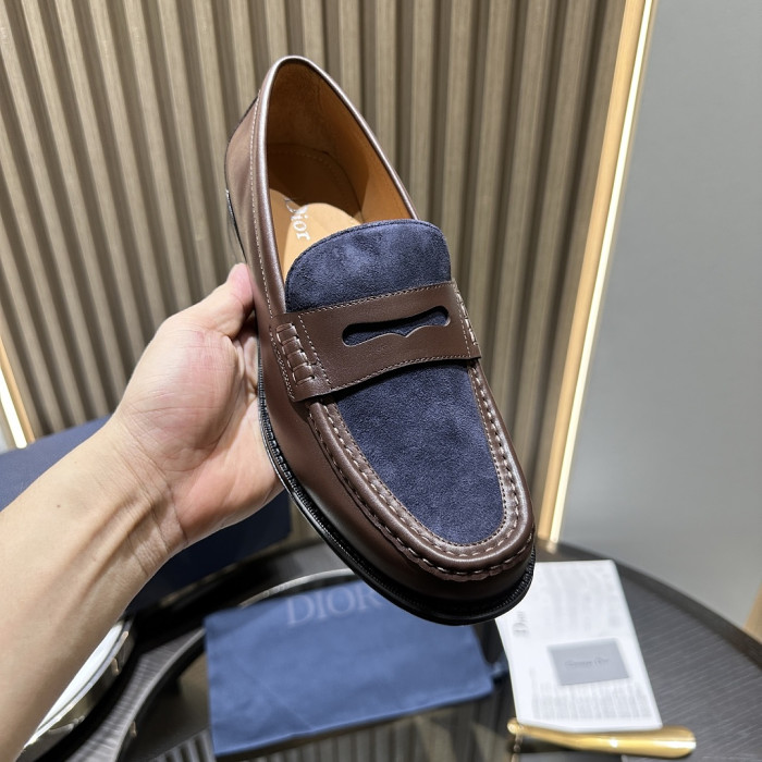 D10R SNEAKER