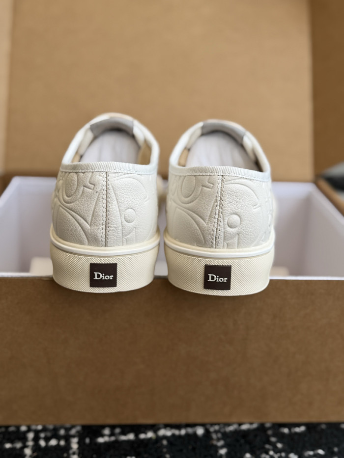 D10R SNEAKER