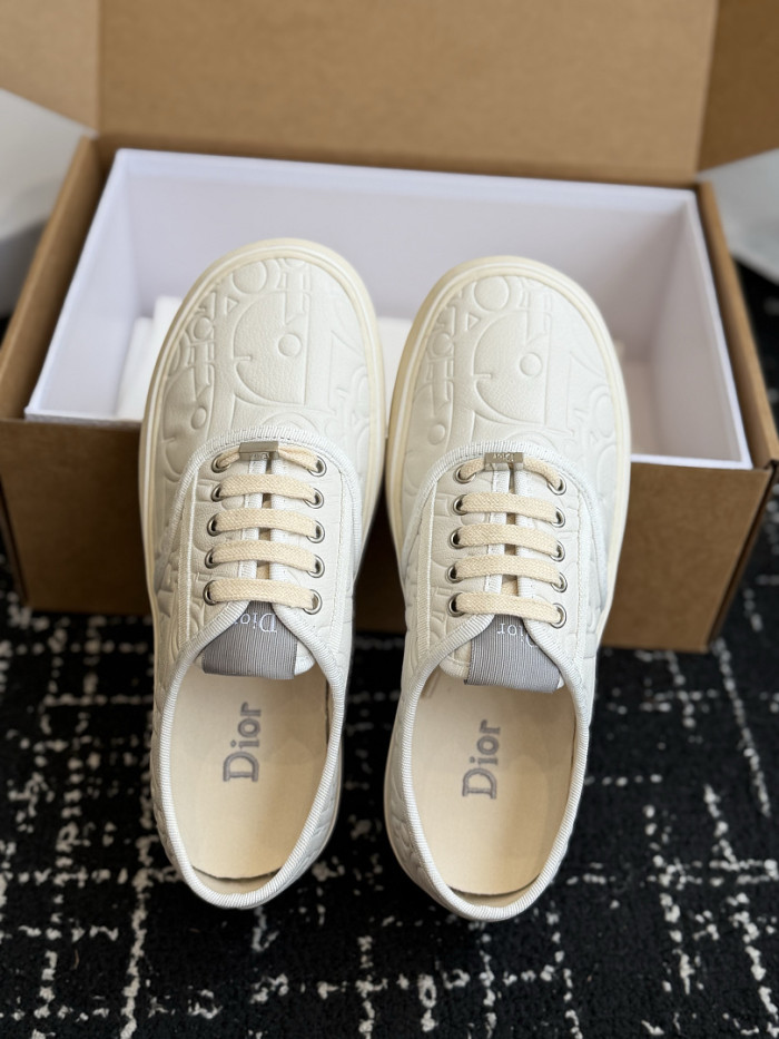 D10R SNEAKER