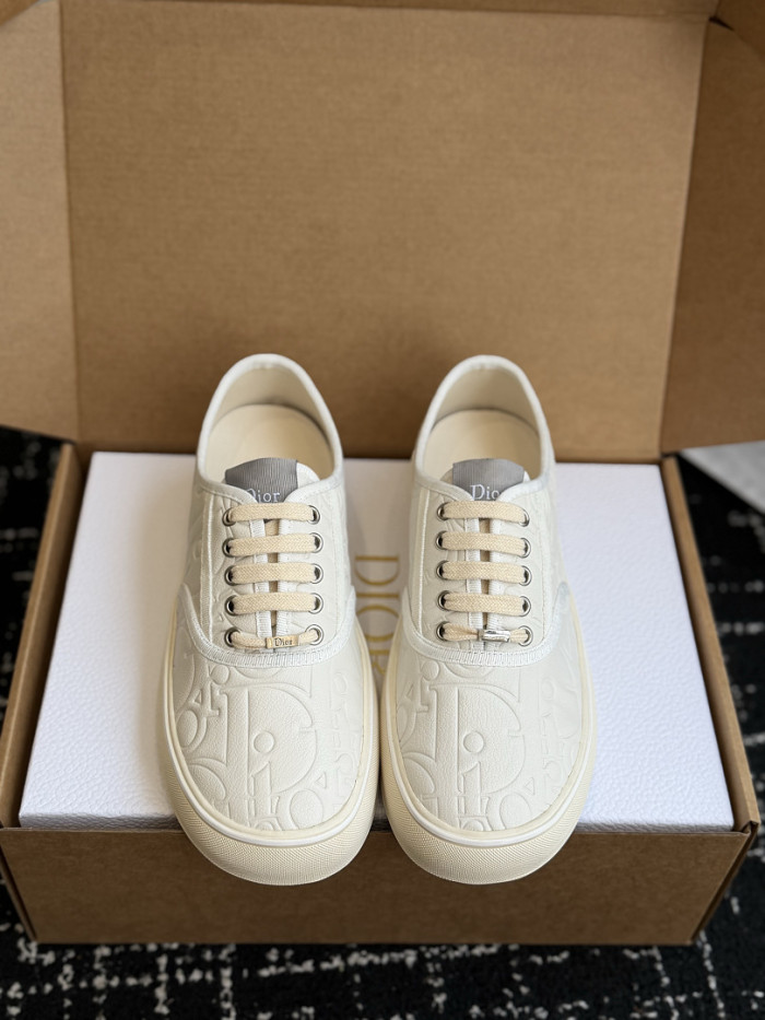 D10R SNEAKER