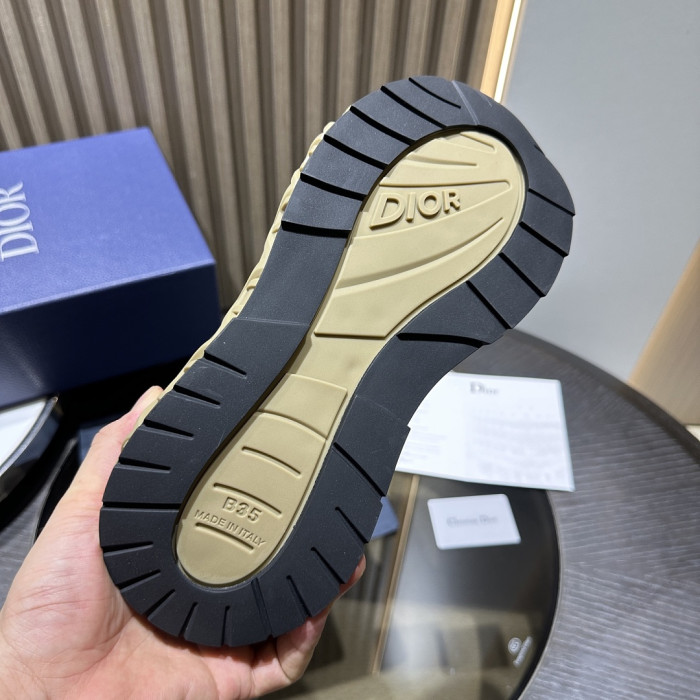 D10R SNEAKER