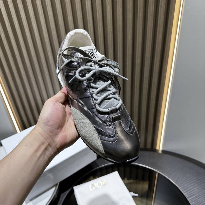 D10R SNEAKER