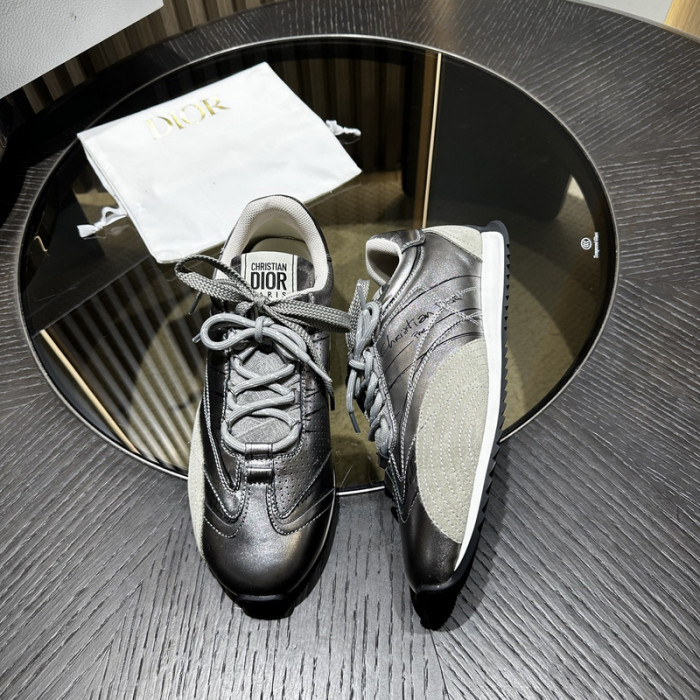 D10R SNEAKER
