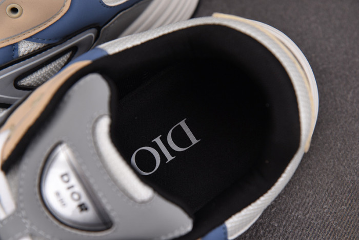 D10R SNEAKER