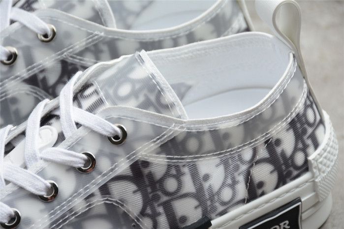 D10R SNEAKER