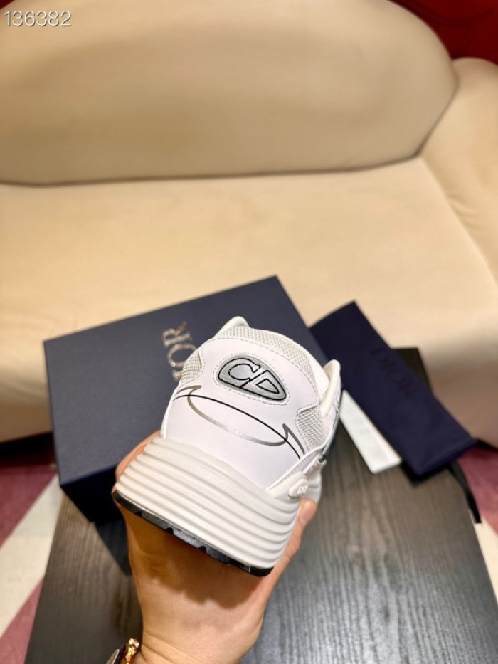 D10R SNEAKER