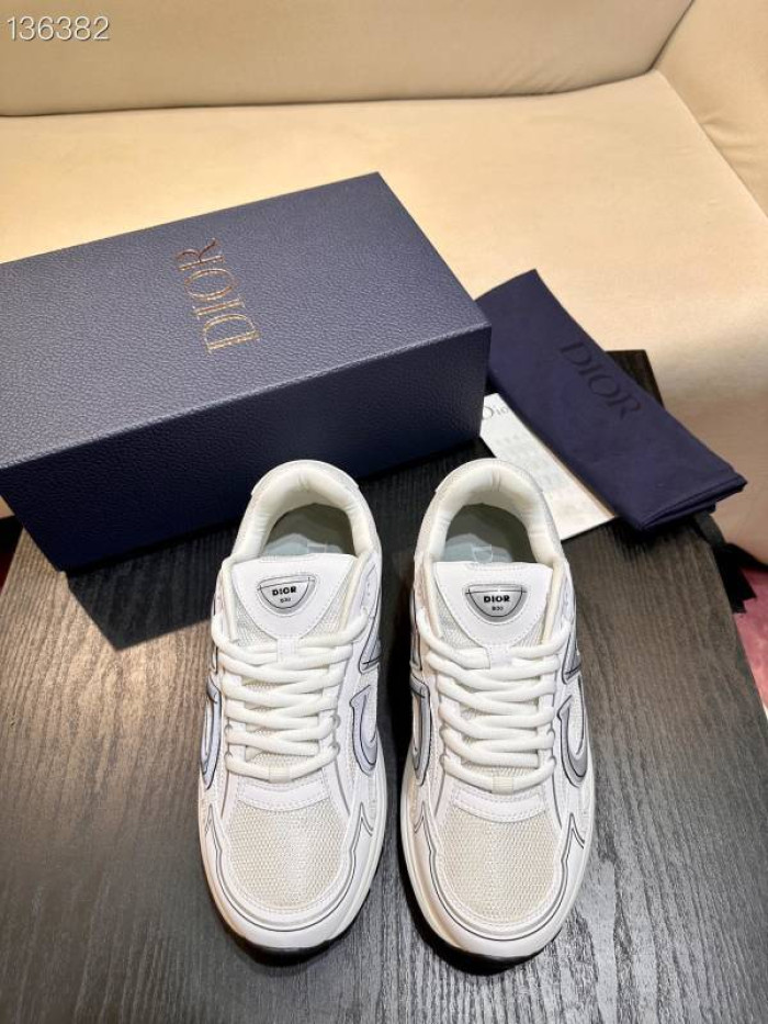 D10R SNEAKER