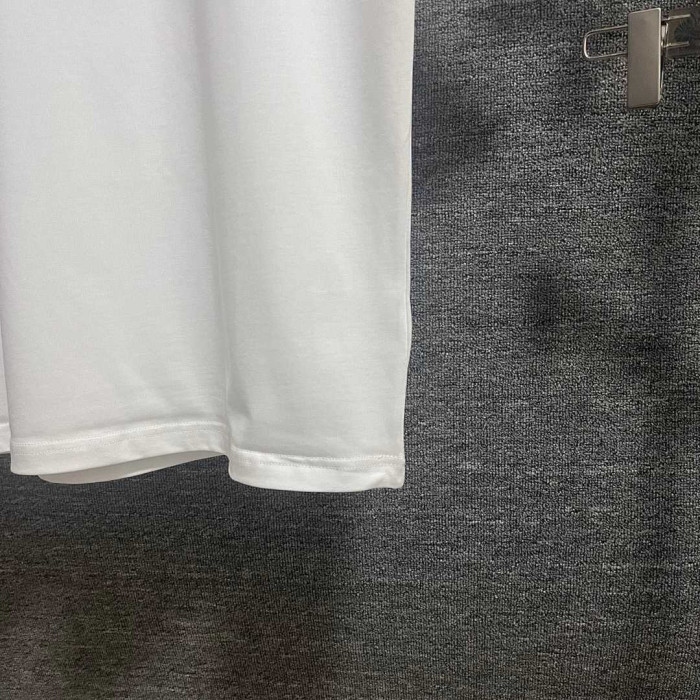 GU1 CLOTHING