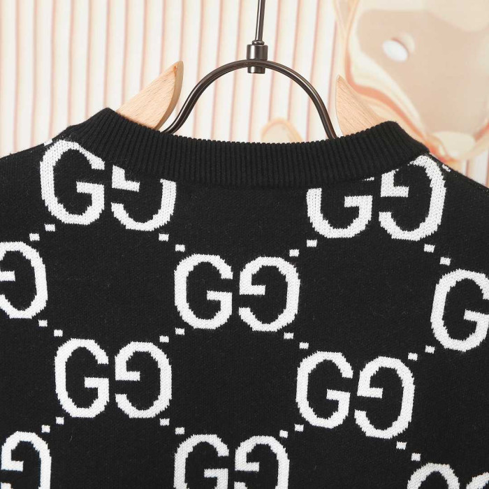 GU1 CLOTHING