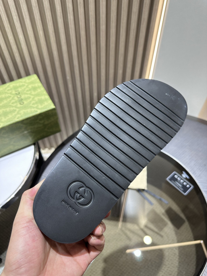GUI SANDAL