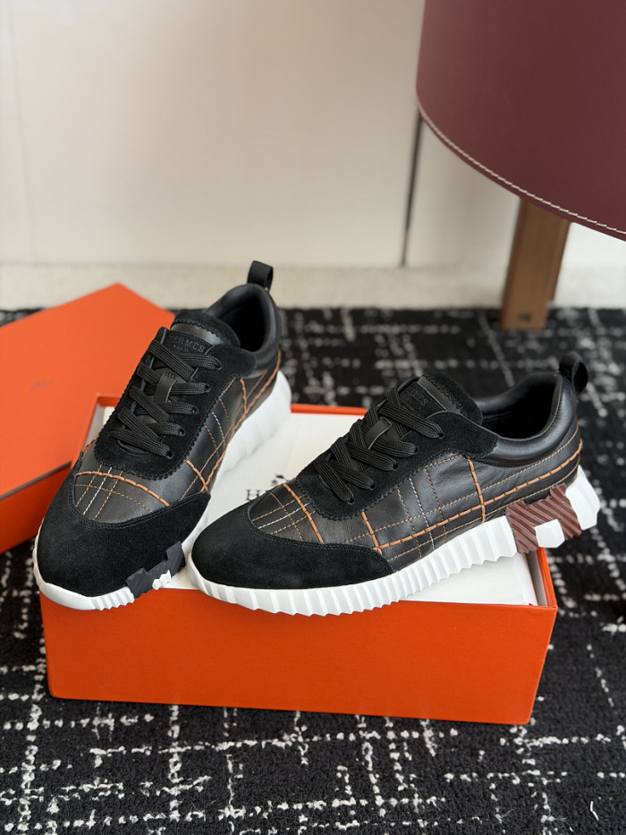 hms SNEAKER