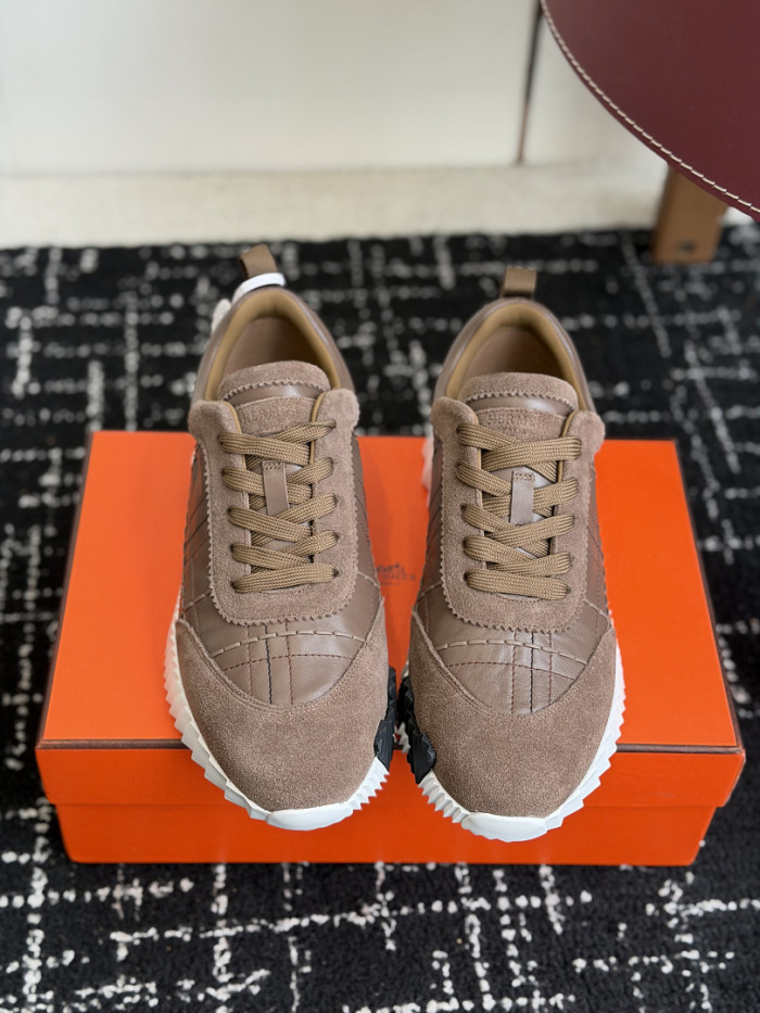 hms SNEAKER