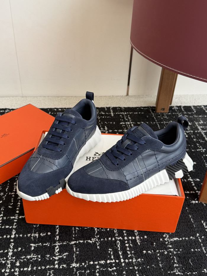 hms SNEAKER
