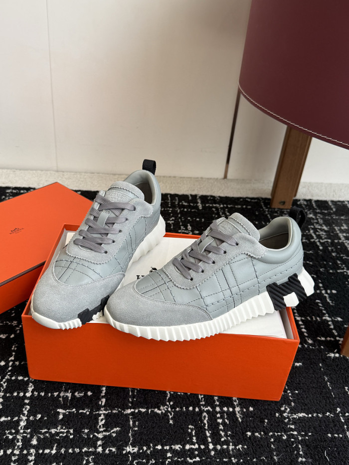 hms SNEAKER
