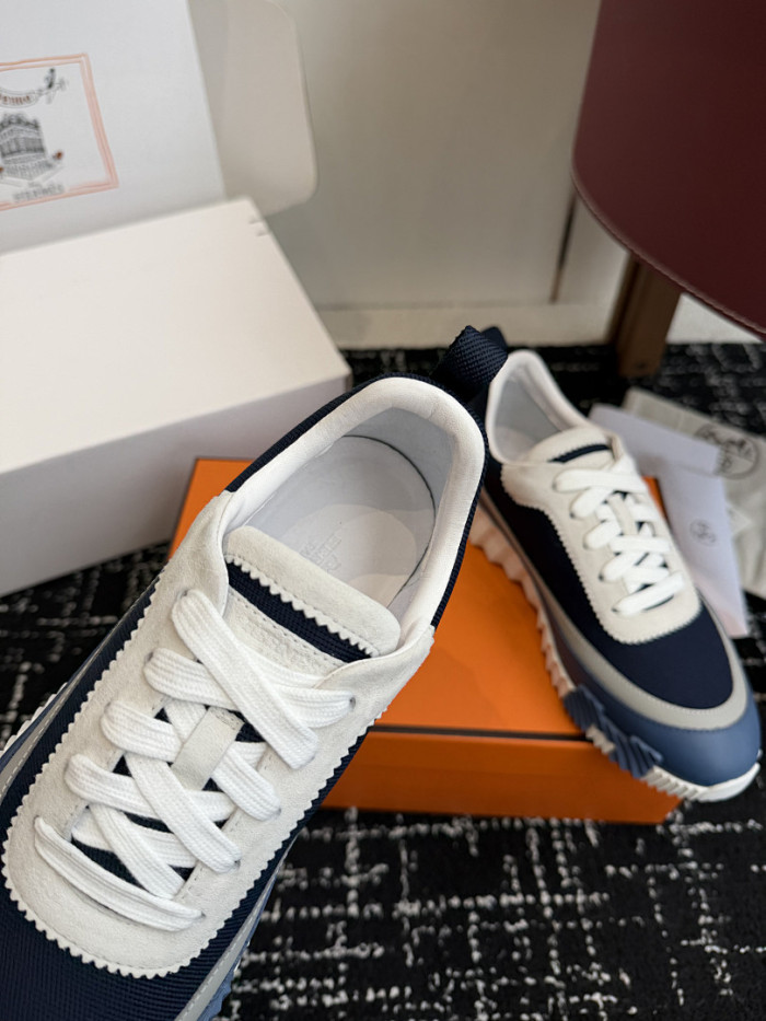 hms SNEAKER