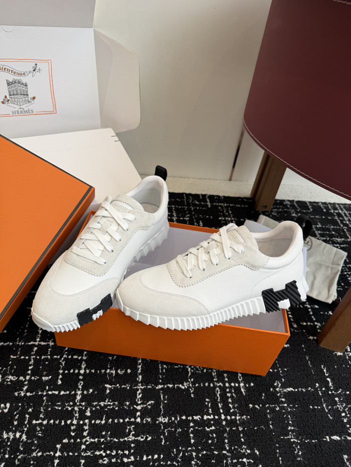 hms SNEAKER