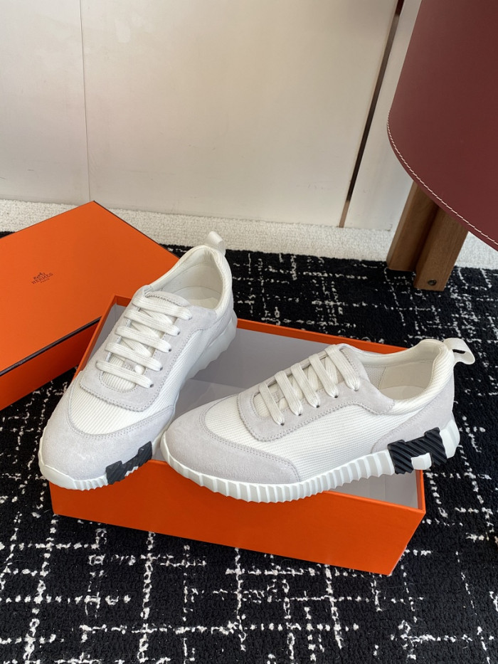 hms SNEAKER