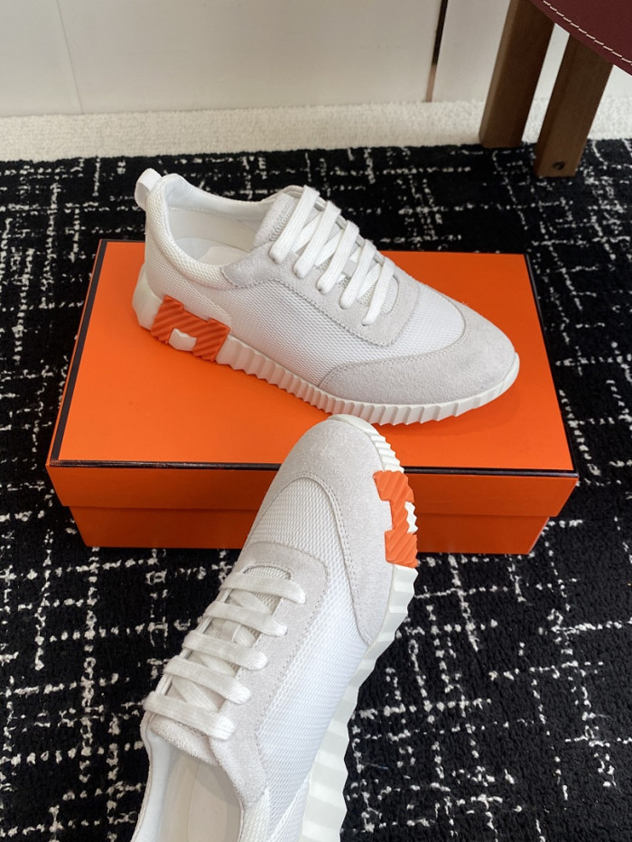 hms SNEAKER