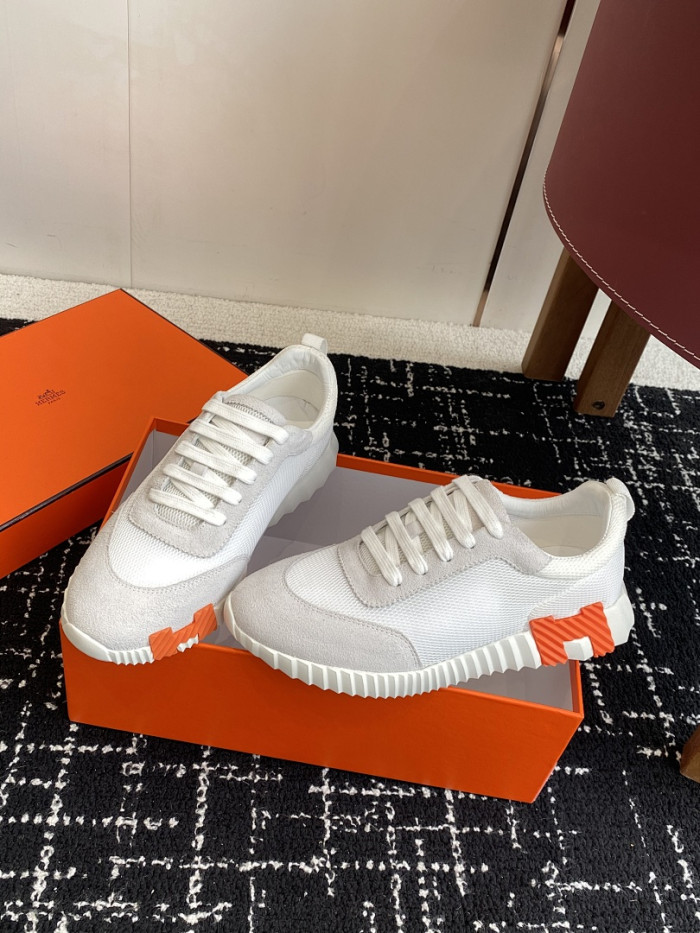 hms SNEAKER