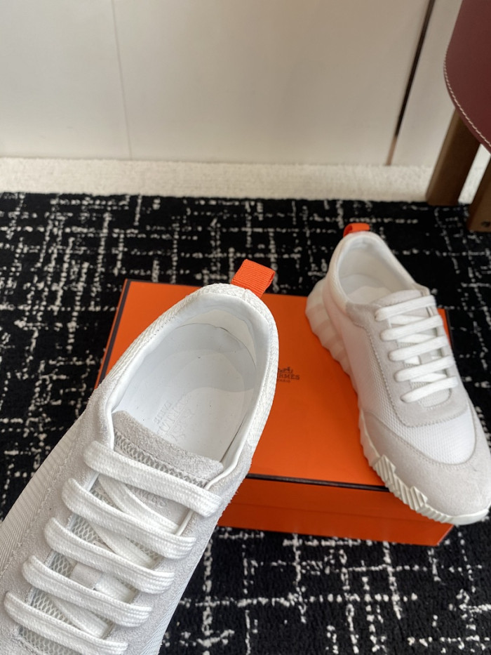 hms SNEAKER