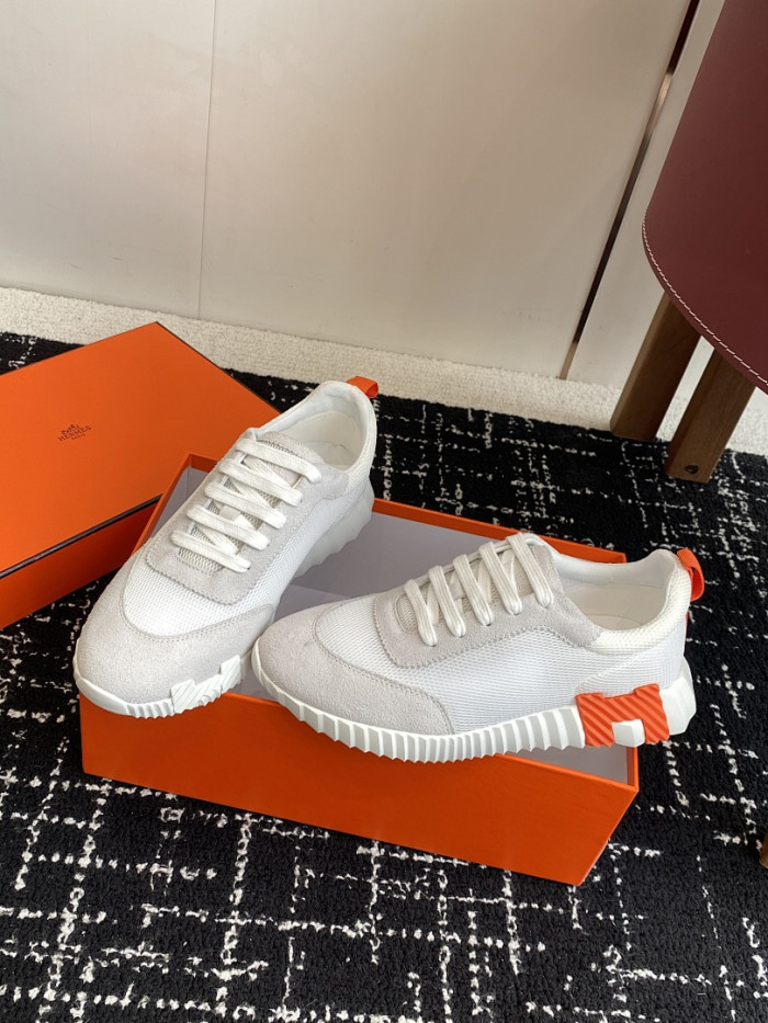 hms SNEAKER
