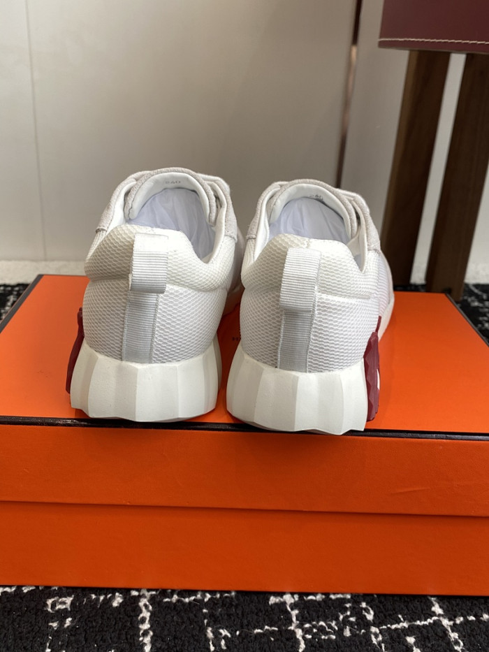 hms SNEAKER