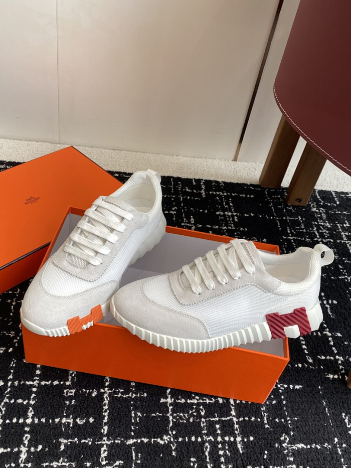 hms SNEAKER
