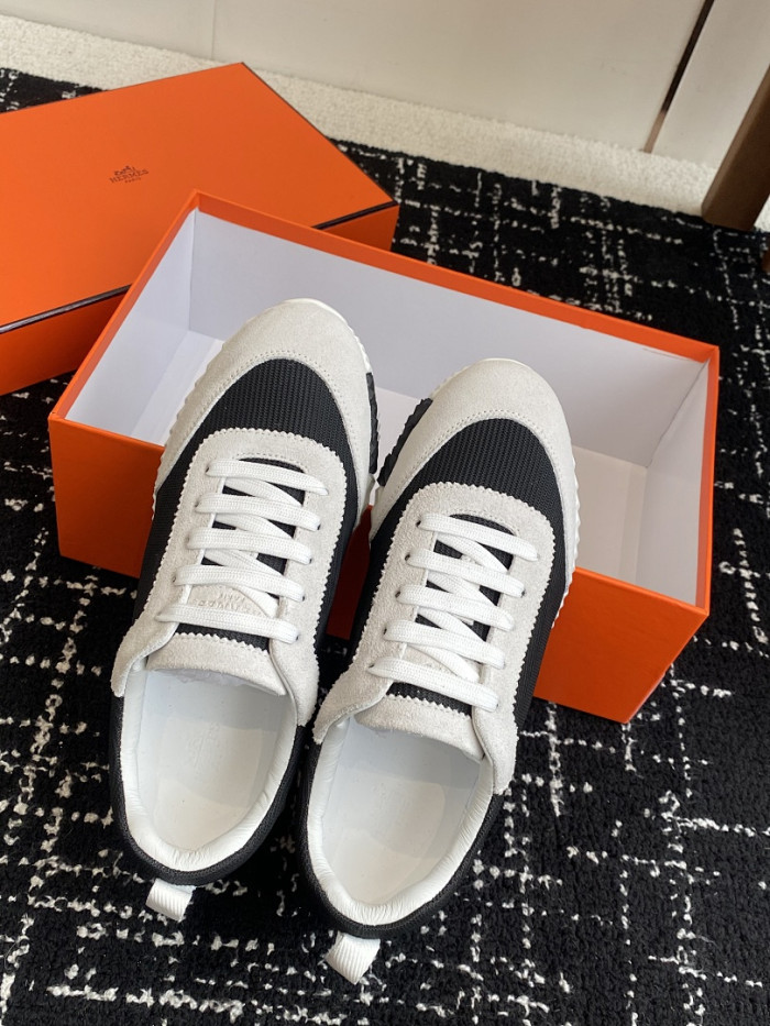 hms SNEAKER