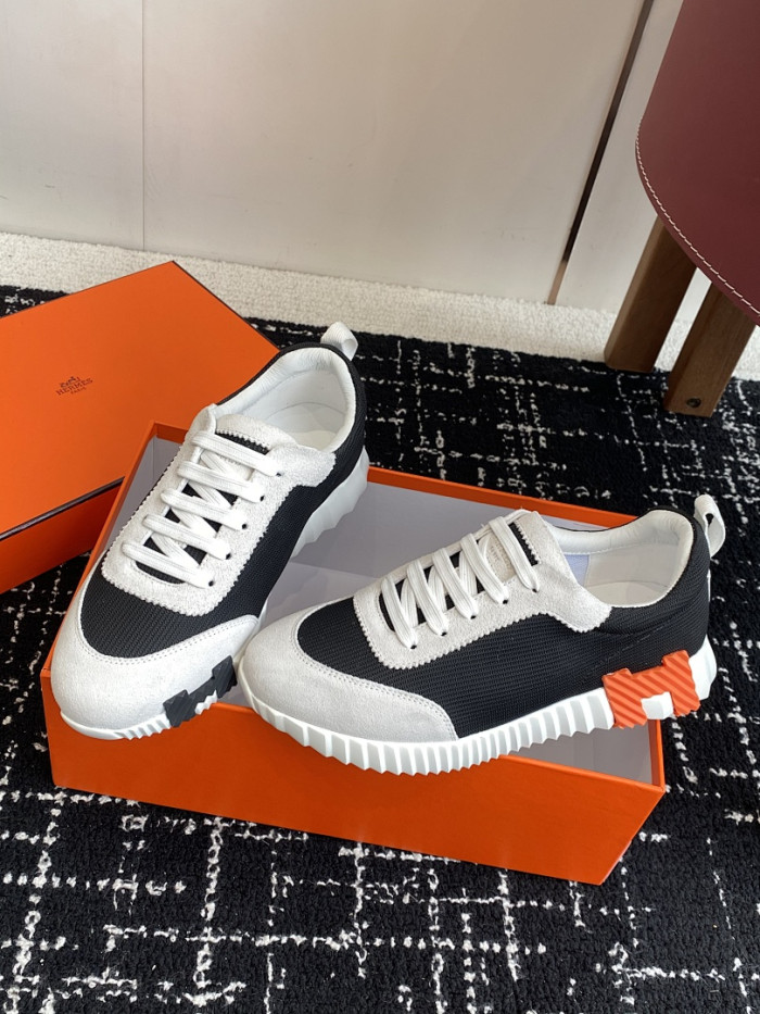 hms SNEAKER