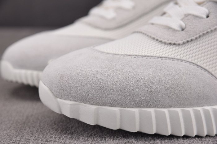 hms SNEAKER