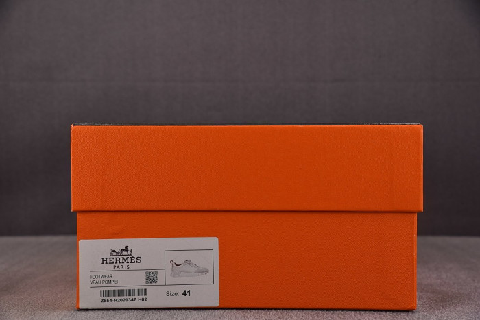 hms SNEAKER