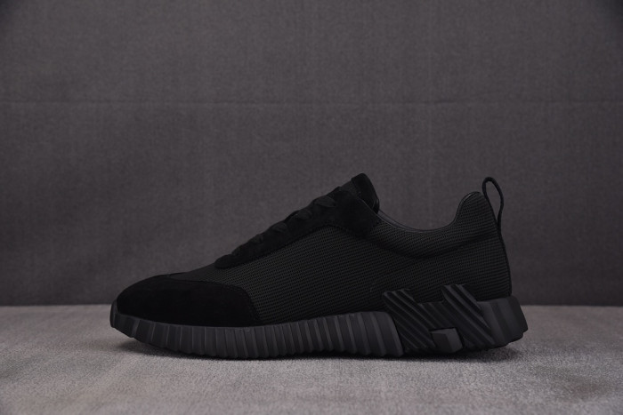 hms SNEAKER