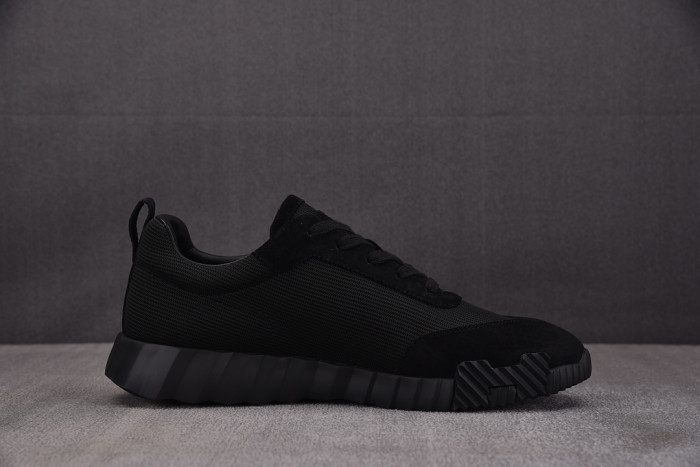 hms SNEAKER