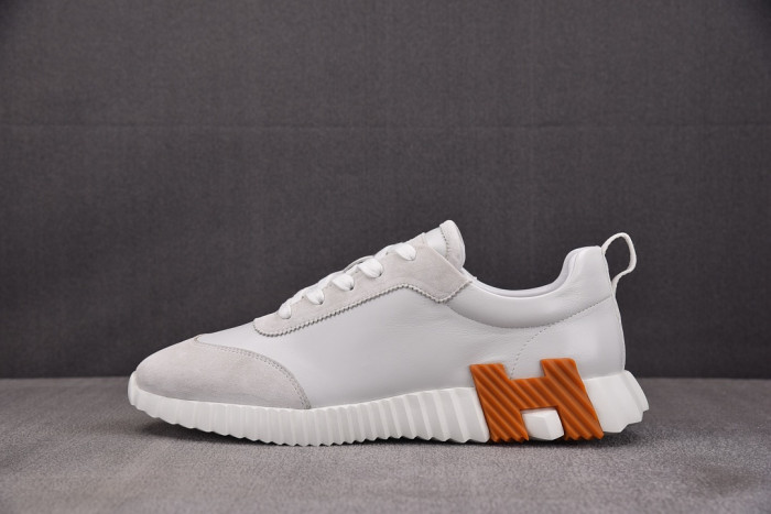 hms SNEAKER