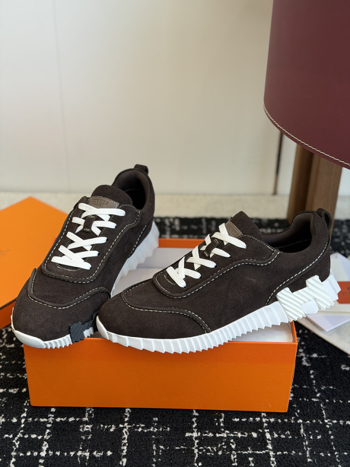 hms SNEAKER