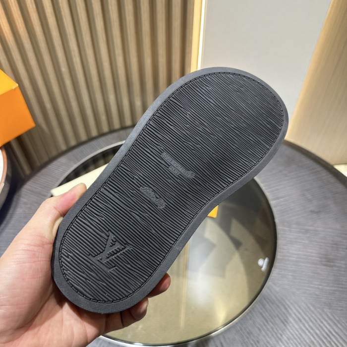 L0VT SANDAL