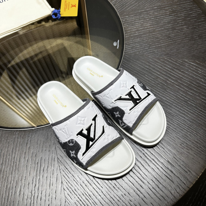 L0VT SANDAL