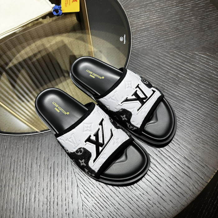 L0VT SANDAL