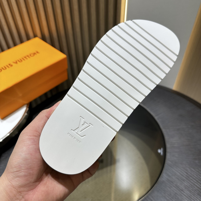L0VT SANDAL