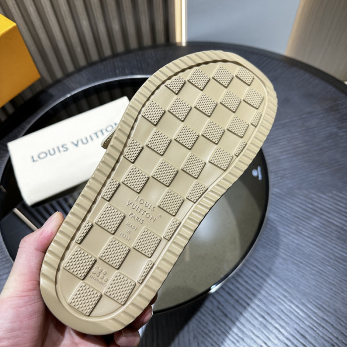 L0VT SANDAL