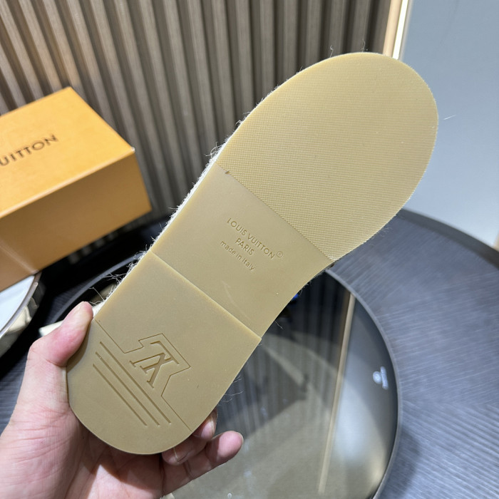 L0VT SANDAL