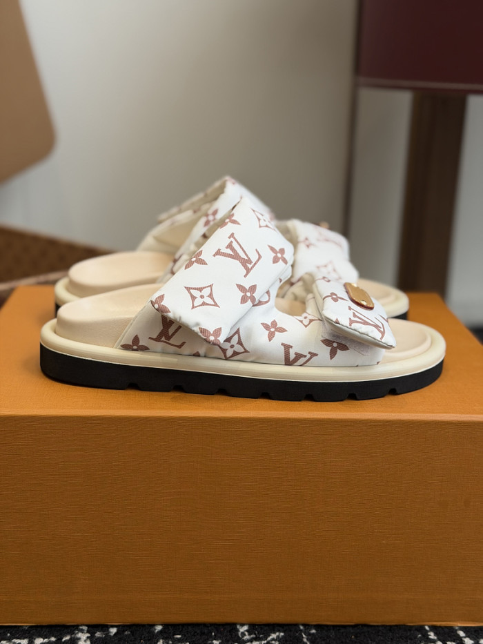 L0VT SANDAL