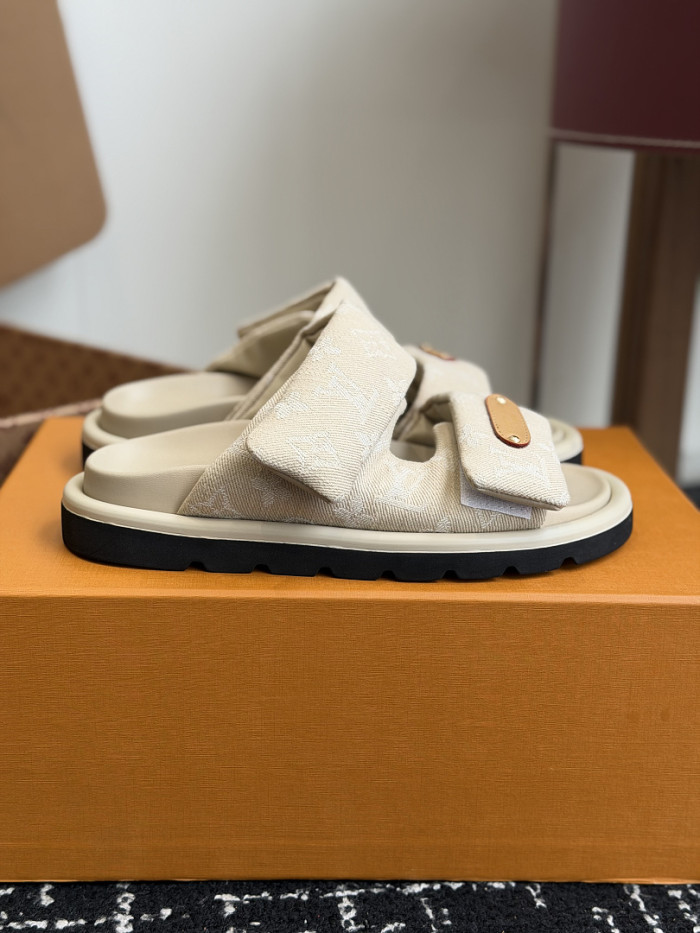 L0VT SANDAL