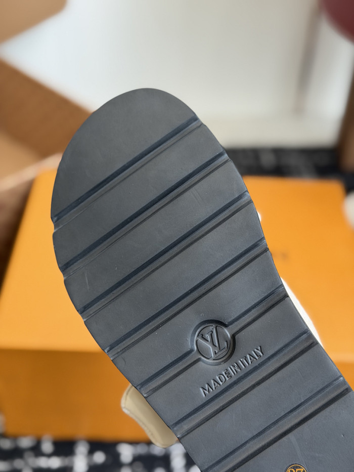 L0VT SANDAL