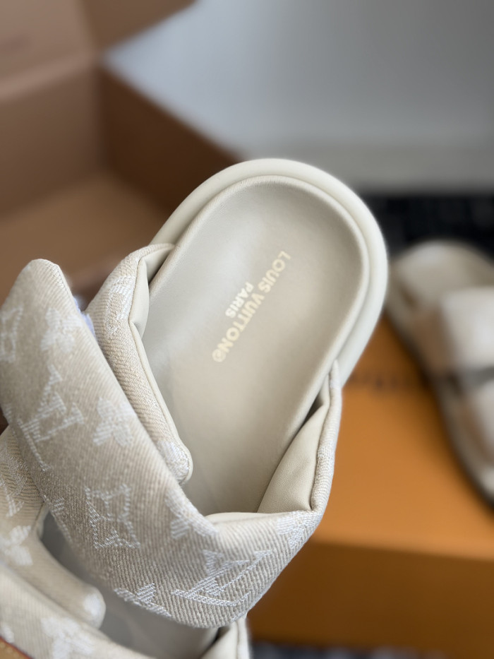 L0VT SANDAL